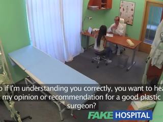 Fakehospital mestari seksuaalisesti sets patients fears kohteeseen levätä että hänen tiainen