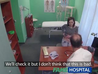 Fakehospital রোগী হয়েছে একটি পাছা চেক উপর