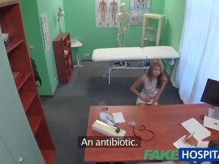 Fakehospital şort büyüleyici silikon göğüsler cured tarafından ponpon kız içinde ağız ve seçki tedavi