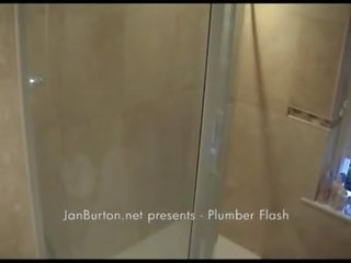 からかい plumber 若者