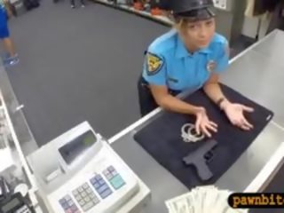Didelis krūtys policija pareigūnas pawns jos putė už pinigai