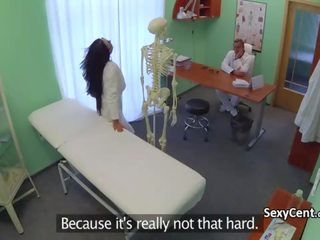 طبي practitioner قرع طالب ممرضة