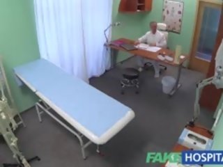 Fakehospital ιατρικό πρόσωπο solves υγρός μουνί πρόβλημα