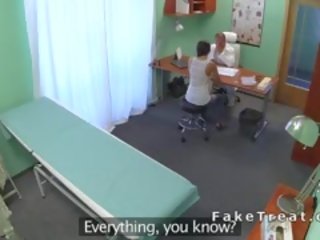 Doktor fucks ruské pacient