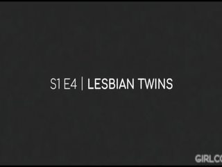 Girlcore lesbienne jumelles séduit par kristen scott